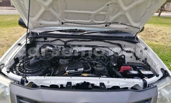 اشتري مستعمل Toyota Hilux White سيارة في Maseru في Maseru اشتري مستعمل Toyota Hilux White سيارة في Maseru في Maseru