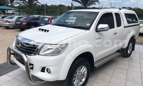 Buy Used Toyota Hilux White Car in Maseru in Maseru Buy Used Toyota Hilux White Car in Maseru in Maseru