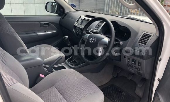 Buy Used Toyota Hilux White Car in Maseru in Maseru Buy Used Toyota Hilux White Car in Maseru in Maseru