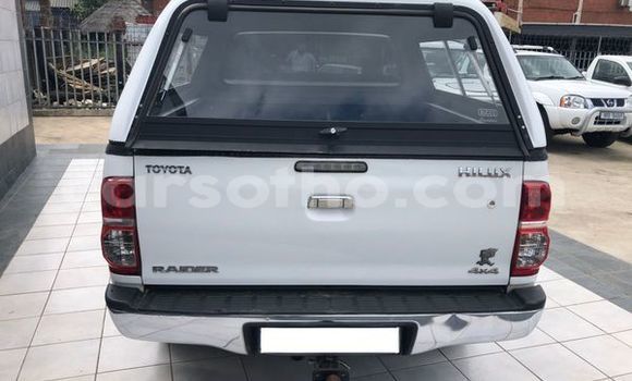 Buy Used Toyota Hilux White Car in Maseru in Maseru Buy Used Toyota Hilux White Car in Maseru in Maseru