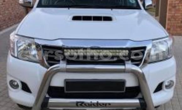 Sayi Na hannu Toyota Hilux White Mota in Maseru a Maseru Sayi Na hannu Toyota Hilux White Mota in Maseru a Maseru
