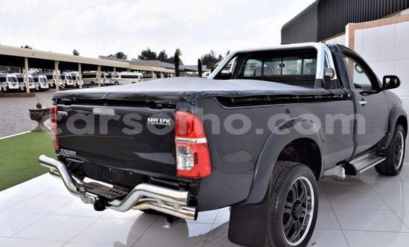 Buy Used Toyota Hilux Black Car in Maseru in Maseru Buy Used Toyota Hilux Black Car in Maseru in Maseru