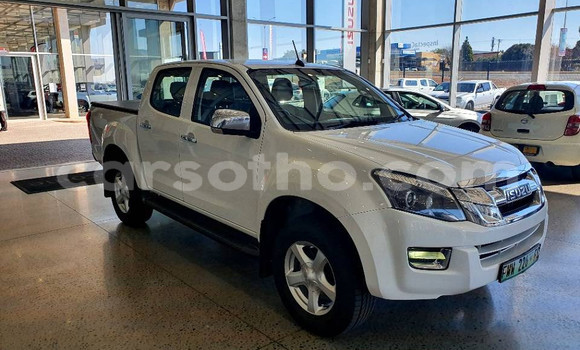 Buy Used Isuzu D–MAX White Car in Maseru in Maseru Buy Used Isuzu D–MAX White Car in Maseru in Maseru