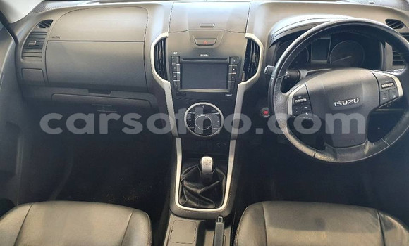 Buy Used Isuzu D–MAX White Car in Maseru in Maseru Buy Used Isuzu D–MAX White Car in Maseru in Maseru