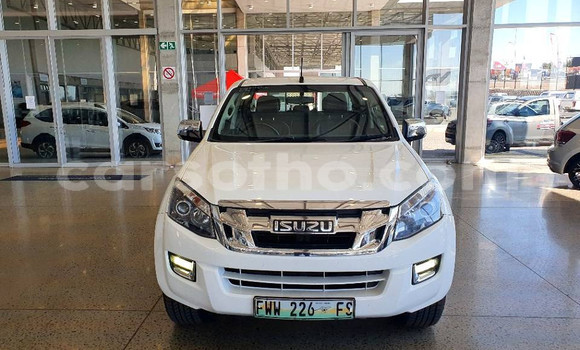 Buy Used Isuzu D–MAX White Car in Maseru in Maseru Buy Used Isuzu D–MAX White Car in Maseru in Maseru