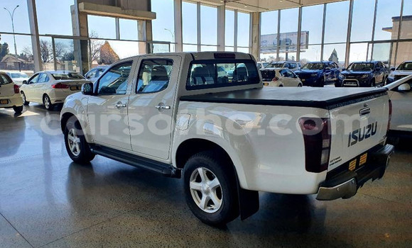 Buy Used Isuzu D–MAX White Car in Maseru in Maseru Buy Used Isuzu D–MAX White Car in Maseru in Maseru