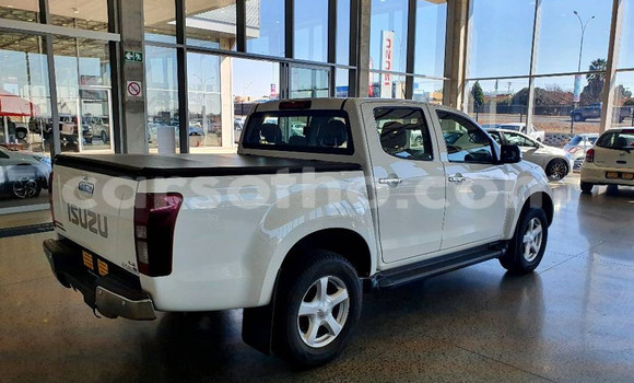 Buy Used Isuzu D–MAX White Car in Maseru in Maseru Buy Used Isuzu D–MAX White Car in Maseru in Maseru