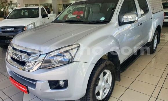 Sayi Na hannu Isuzu D–MAX Silver Mota in Maseru a Maseru Sayi Na hannu Isuzu D–MAX Silver Mota in Maseru a Maseru