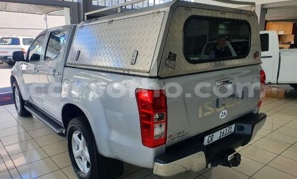 Sayi Na hannu Isuzu D–MAX Silver Mota in Maseru a Maseru Sayi Na hannu Isuzu D–MAX Silver Mota in Maseru a Maseru