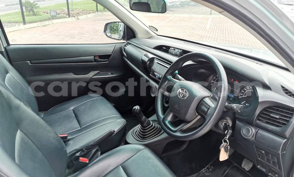 Buy Used Toyota Hilux Silver Car in Maseru in Maseru Buy Used Toyota Hilux Silver Car in Maseru in Maseru