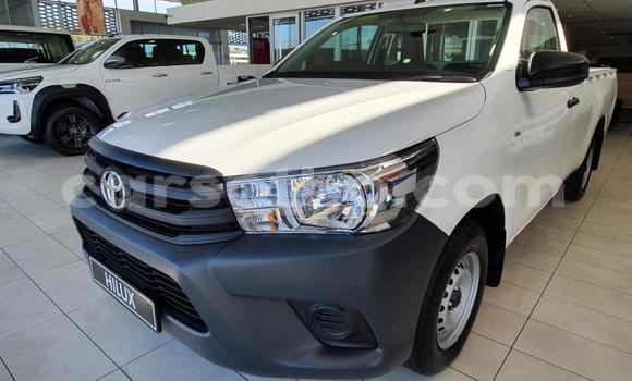 Buy Used Toyota Hilux White Car in Maseru in Maseru Buy Used Toyota Hilux White Car in Maseru in Maseru