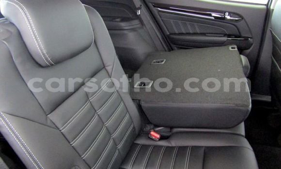 Buy Used Isuzu MU-X Silver Car in Maseru in Maseru Buy Used Isuzu MU-X Silver Car in Maseru in Maseru