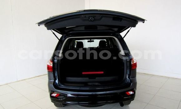 Buy Used Isuzu MU-X Silver Car in Maseru in Maseru Buy Used Isuzu MU-X Silver Car in Maseru in Maseru