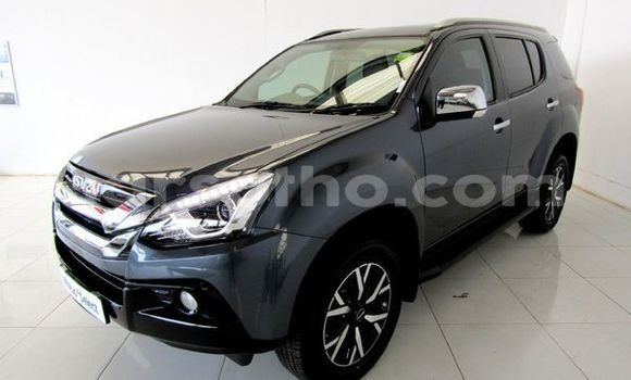 Buy Used Isuzu MU-X Silver Car in Maseru in Maseru Buy Used Isuzu MU-X Silver Car in Maseru in Maseru