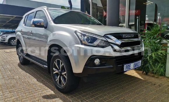 Buy Used Isuzu MU-X Silver Car in Maseru in Maseru Buy Used Isuzu MU-X Silver Car in Maseru in Maseru
