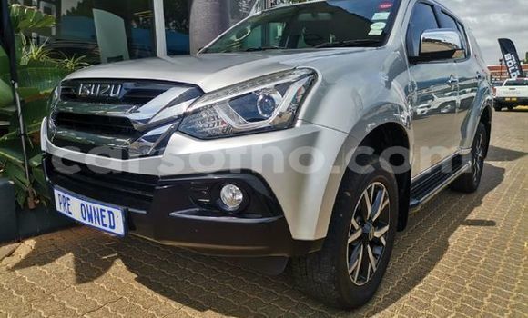 Buy Used Isuzu MU-X Silver Car in Maseru in Maseru Buy Used Isuzu MU-X Silver Car in Maseru in Maseru