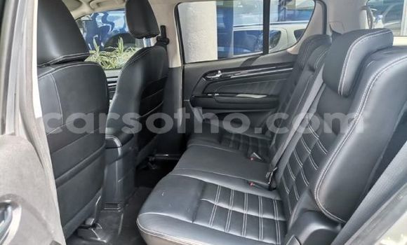 Buy Used Isuzu MU-X Silver Car in Maseru in Maseru Buy Used Isuzu MU-X Silver Car in Maseru in Maseru