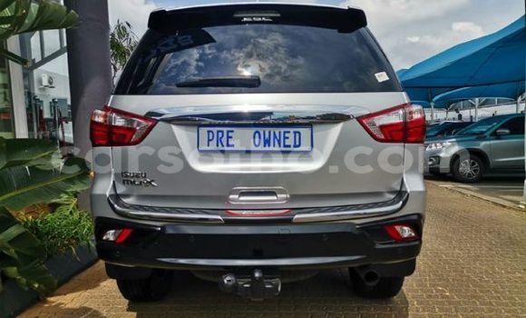 Buy Used Isuzu MU-X Silver Car in Maseru in Maseru Buy Used Isuzu MU-X Silver Car in Maseru in Maseru