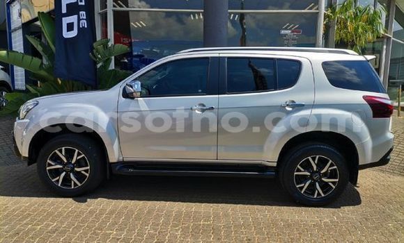 Buy Used Isuzu MU-X Silver Car in Maseru in Maseru Buy Used Isuzu MU-X Silver Car in Maseru in Maseru