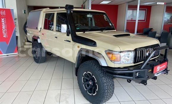 Sayi Na hannu Toyota Land Cruiser Brown Mota in Maseru a Maseru Sayi Na hannu Toyota Land Cruiser Brown Mota in Maseru a Maseru