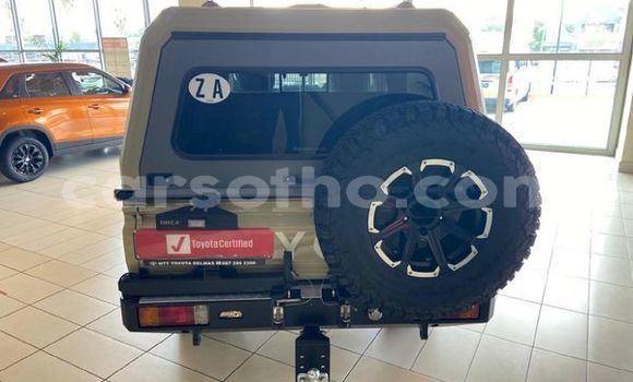 Sayi Na hannu Toyota Land Cruiser Brown Mota in Maseru a Maseru Sayi Na hannu Toyota Land Cruiser Brown Mota in Maseru a Maseru