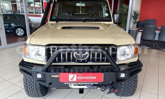 Sayi Na hannu Toyota Land Cruiser Brown Mota in Maseru a Maseru Sayi Na hannu Toyota Land Cruiser Brown Mota in Maseru a Maseru