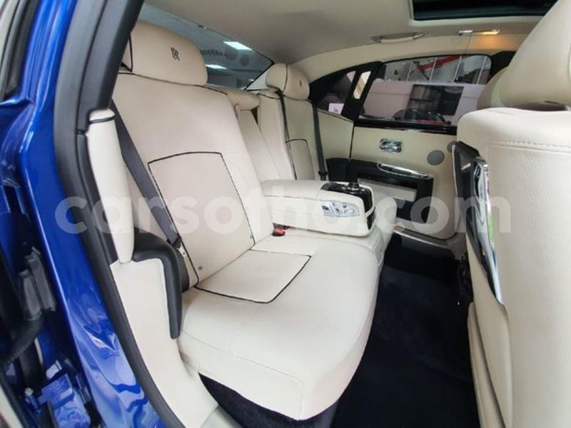 Big with watermark rolls royce phantom maseru maseru 23945