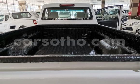 Sayi Na hannu Isuzu KB White Mota in Maseru a Maseru Sayi Na hannu Isuzu KB White Mota in Maseru a Maseru