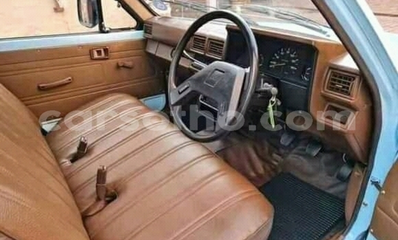 Sayi Na hannu Mazda 1300 Blue Mota in Maseru a Maseru Sayi Na hannu Mazda 1300 Blue Mota in Maseru a Maseru