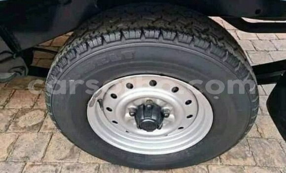 Sayi Na hannu Mazda 1300 Blue Mota in Maseru a Maseru Sayi Na hannu Mazda 1300 Blue Mota in Maseru a Maseru