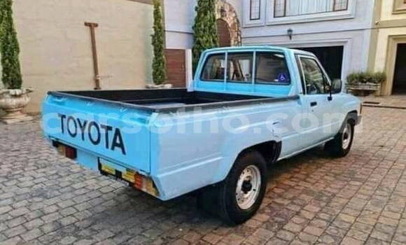 Sayi Na hannu Mazda 1300 Blue Mota in Maseru a Maseru Sayi Na hannu Mazda 1300 Blue Mota in Maseru a Maseru