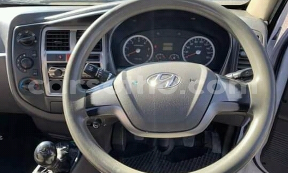اشتري مستعمل Hyundai H200 White سيارة في Maseru في Maseru اشتري مستعمل Hyundai H200 White سيارة في Maseru في Maseru