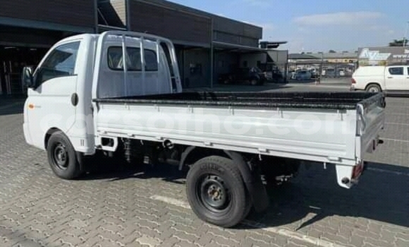 اشتري مستعمل Hyundai H200 White سيارة في Maseru في Maseru اشتري مستعمل Hyundai H200 White سيارة في Maseru في Maseru