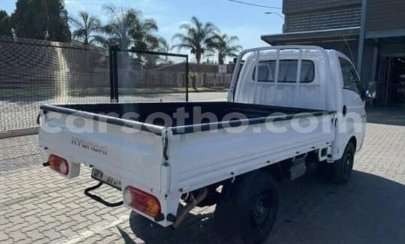 اشتري مستعمل Hyundai H200 White سيارة في Maseru في Maseru اشتري مستعمل Hyundai H200 White سيارة في Maseru في Maseru