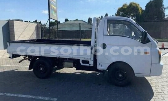 اشتري مستعمل Hyundai H200 White سيارة في Maseru في Maseru اشتري مستعمل Hyundai H200 White سيارة في Maseru في Maseru