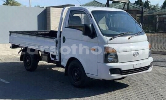 اشتري مستعمل Hyundai H200 White سيارة في Maseru في Maseru اشتري مستعمل Hyundai H200 White سيارة في Maseru في Maseru