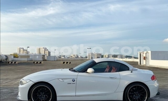 Sayi Na hannu BMW Z4 White Mota in Butha Buthe a Butha-Buthe Sayi Na hannu BMW Z4 White Mota in Butha Buthe a Butha-Buthe