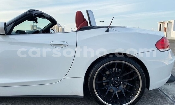 Sayi Na hannu BMW Z4 White Mota in Butha Buthe a Butha-Buthe Sayi Na hannu BMW Z4 White Mota in Butha Buthe a Butha-Buthe