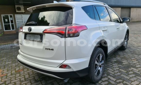 Acheter Occasion Voiture Toyota RAV4 Blanc à Maseru, Maseru Acheter Occasion Voiture Toyota RAV4 Blanc à Maseru, Maseru