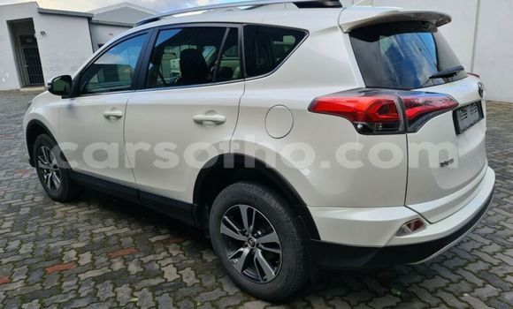 Acheter Occasion Voiture Toyota RAV4 Blanc à Maseru, Maseru Acheter Occasion Voiture Toyota RAV4 Blanc à Maseru, Maseru