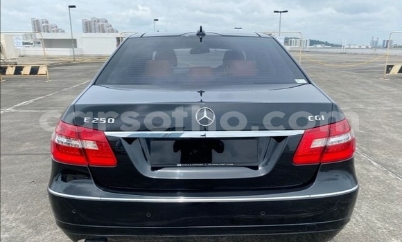 Sayi Na hannu Mercedes-Benz E–Class Black Mota in Butha–Buthe a Thaba-Tseka Sayi Na hannu Mercedes-Benz E–Class Black Mota in Butha–Buthe a Thaba-Tseka