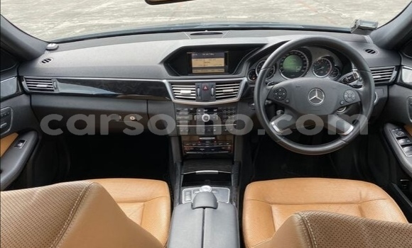 Sayi Na hannu Mercedes-Benz E–Class Black Mota in Butha–Buthe a Thaba-Tseka Sayi Na hannu Mercedes-Benz E–Class Black Mota in Butha–Buthe a Thaba-Tseka
