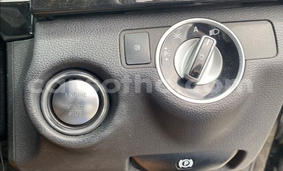 Sayi Na hannu Mercedes-Benz E–Class Black Mota in Butha–Buthe a Thaba-Tseka Sayi Na hannu Mercedes-Benz E–Class Black Mota in Butha–Buthe a Thaba-Tseka