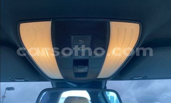 Sayi Na hannu Mercedes-Benz E–Class Black Mota in Butha–Buthe a Thaba-Tseka Sayi Na hannu Mercedes-Benz E–Class Black Mota in Butha–Buthe a Thaba-Tseka