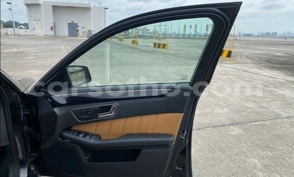 Sayi Na hannu Mercedes-Benz E–Class Black Mota in Butha–Buthe a Thaba-Tseka Sayi Na hannu Mercedes-Benz E–Class Black Mota in Butha–Buthe a Thaba-Tseka