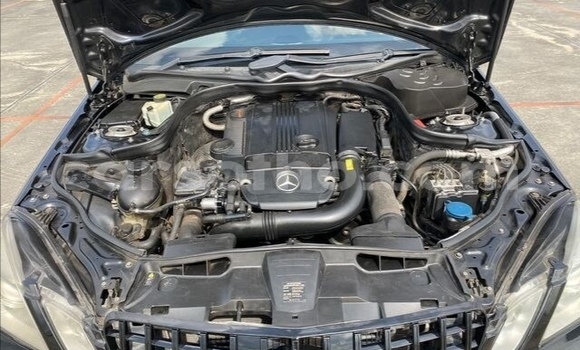 Sayi Na hannu Mercedes-Benz E–Class Black Mota in Butha–Buthe a Thaba-Tseka Sayi Na hannu Mercedes-Benz E–Class Black Mota in Butha–Buthe a Thaba-Tseka