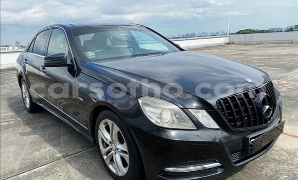 Sayi Na hannu Mercedes-Benz E–Class Black Mota in Butha–Buthe a Thaba-Tseka Sayi Na hannu Mercedes-Benz E–Class Black Mota in Butha–Buthe a Thaba-Tseka