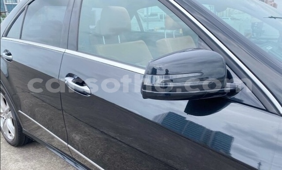 Sayi Na hannu Mercedes-Benz E–Class Black Mota in Butha–Buthe a Thaba-Tseka Sayi Na hannu Mercedes-Benz E–Class Black Mota in Butha–Buthe a Thaba-Tseka