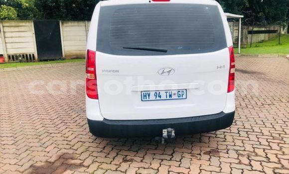 اشتري مستعمل Hyundai H1 White سيارة في Maseru في Maseru اشتري مستعمل Hyundai H1 White سيارة في Maseru في Maseru