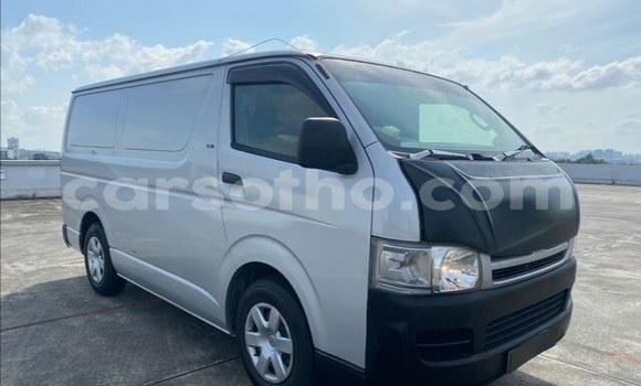 Sayi Na hannu Toyota Hiace Silver Mota in Butha–Buthe a Thaba-Tseka Sayi Na hannu Toyota Hiace Silver Mota in Butha–Buthe a Thaba-Tseka